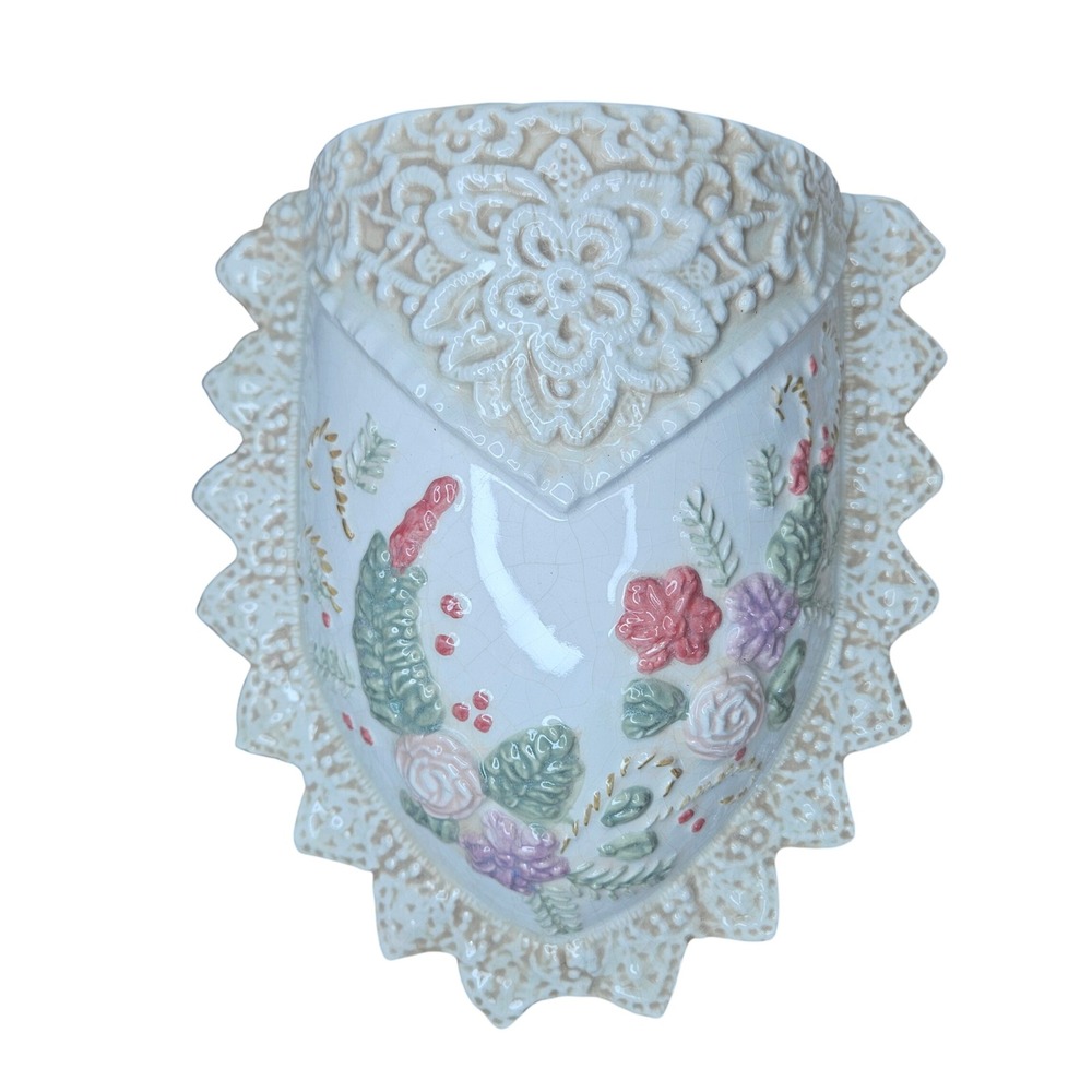 Vintage Victorian Style Ceramic Floral Lace Wall Pocket Vase Ivory Pastel Heart‎